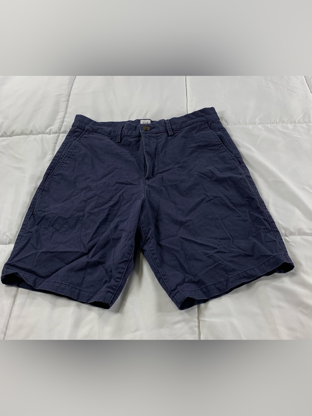 Pre loved gap ESSENTIAL KHAKI 9” SHORTS size 30